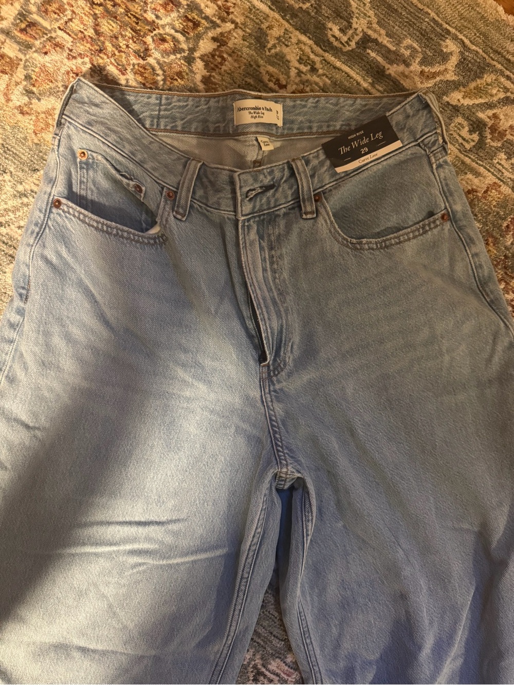 Abercrombie & Fitch women’s Relaxed Wide Leg Jeans — Light Blue